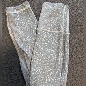 Lululemon yoga pants